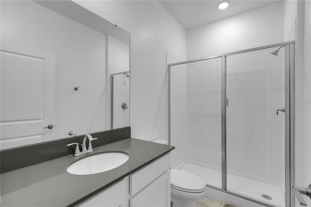 En Venta: $429,900 (4 camas, 3 baños, 2104 Pies cuadrados)