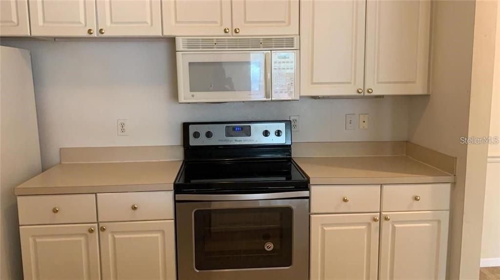 For Sale: $159,749 (2 beds, 2 baths, 1159 Square Feet)