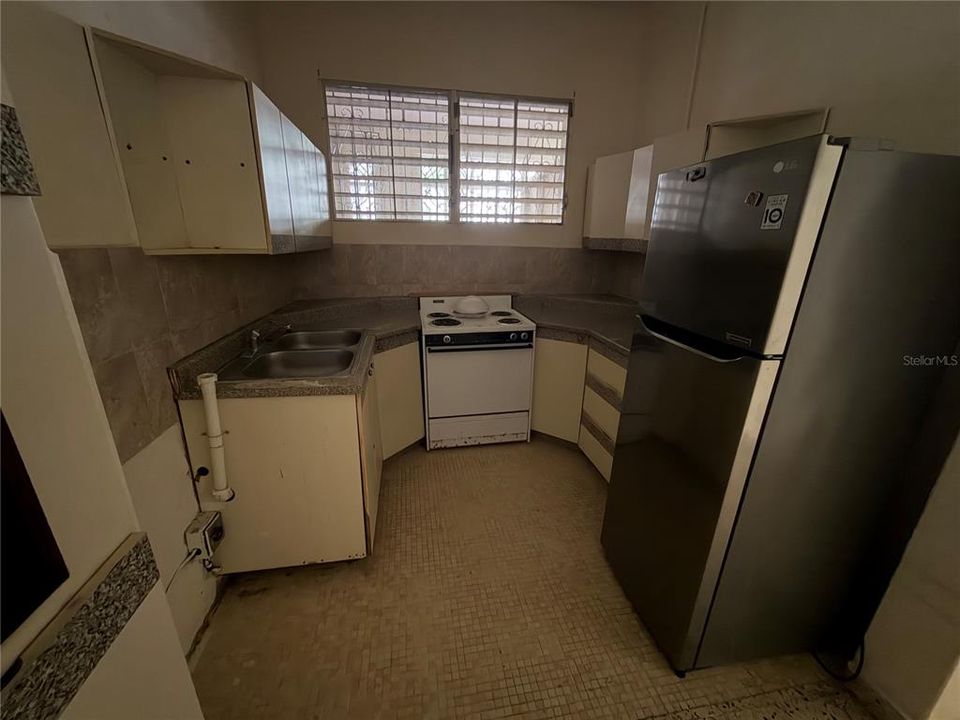 待售: $325,000 (6 贝兹, 0 浴室, 0 平方英尺)