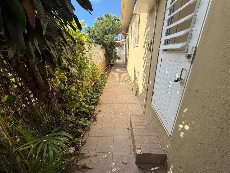 待售: $325,000 (6 贝兹, 0 浴室, 0 平方英尺)