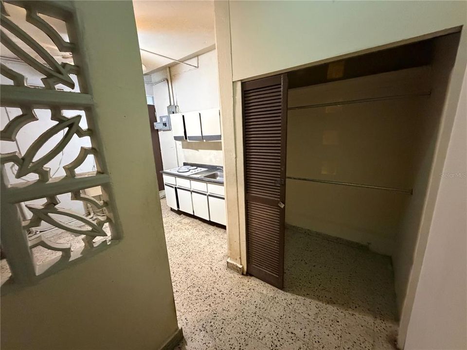 待售: $325,000 (6 贝兹, 0 浴室, 0 平方英尺)