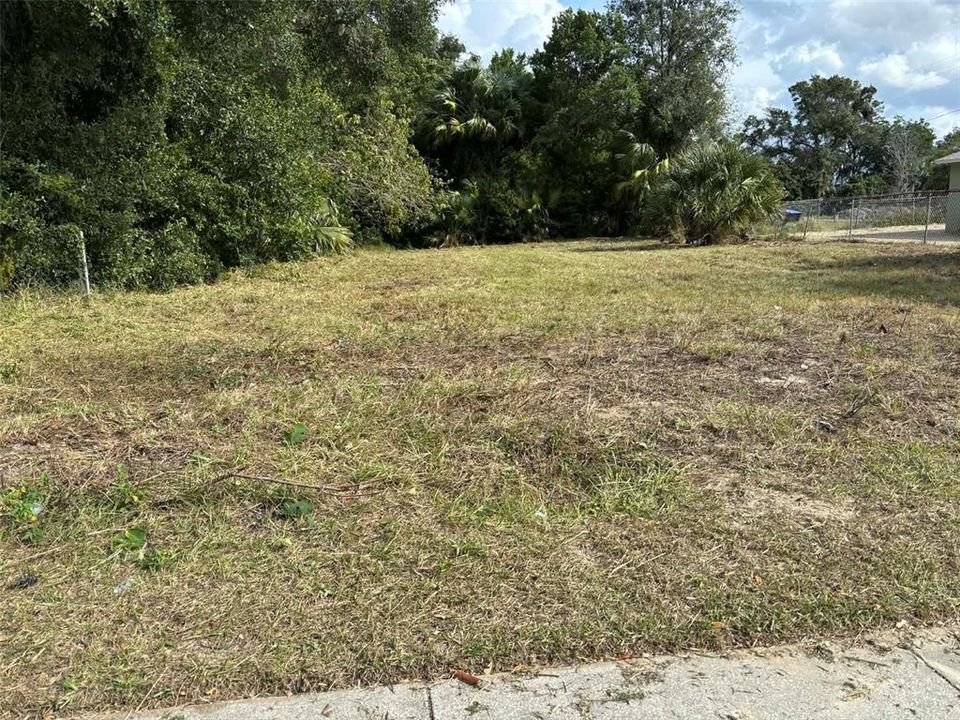 En Venta: $64,900 (0.16 acres)