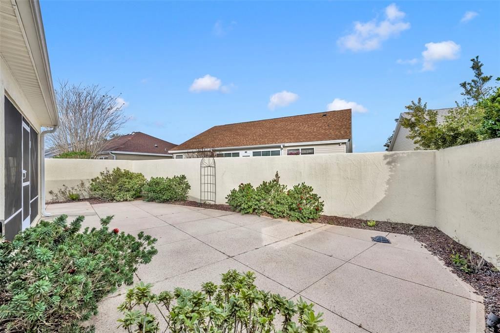 待售: $320,000 (2 贝兹, 2 浴室, 1174 平方英尺)