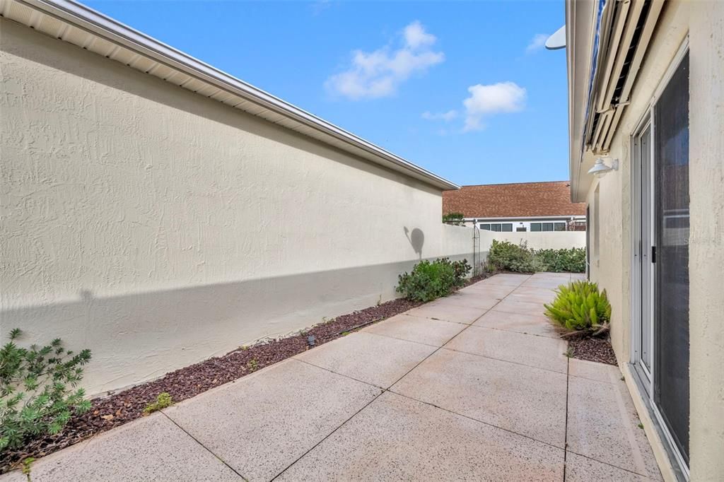 待售: $320,000 (2 贝兹, 2 浴室, 1174 平方英尺)