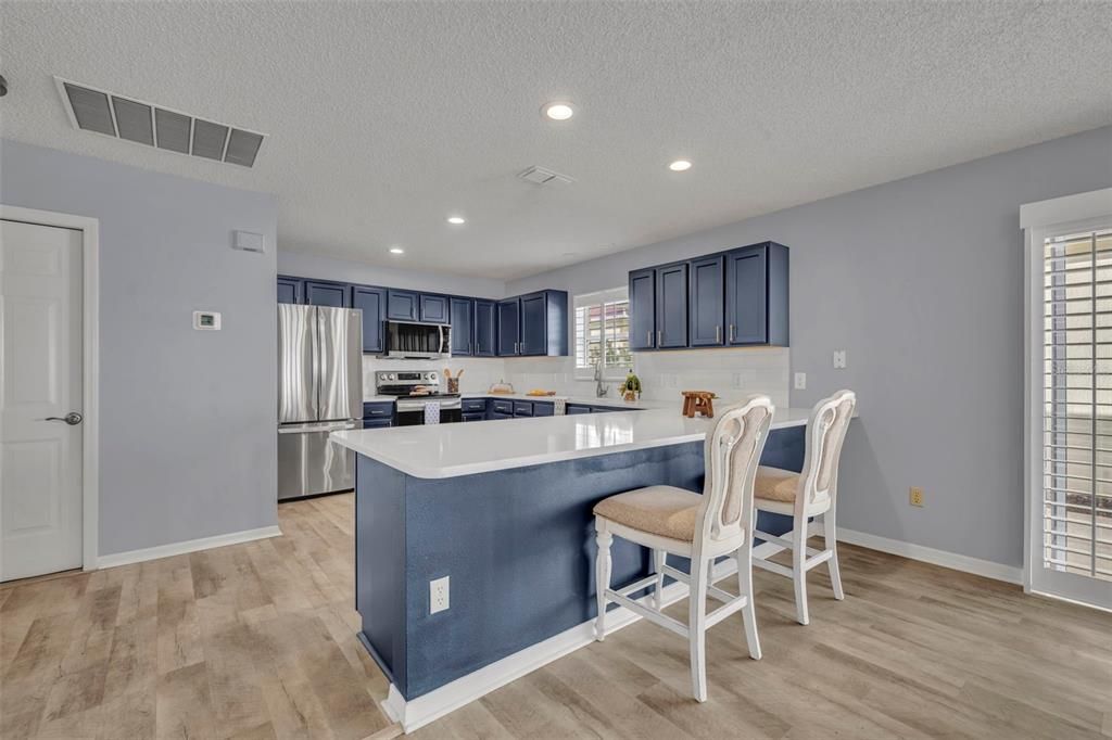 待售: $320,000 (2 贝兹, 2 浴室, 1174 平方英尺)