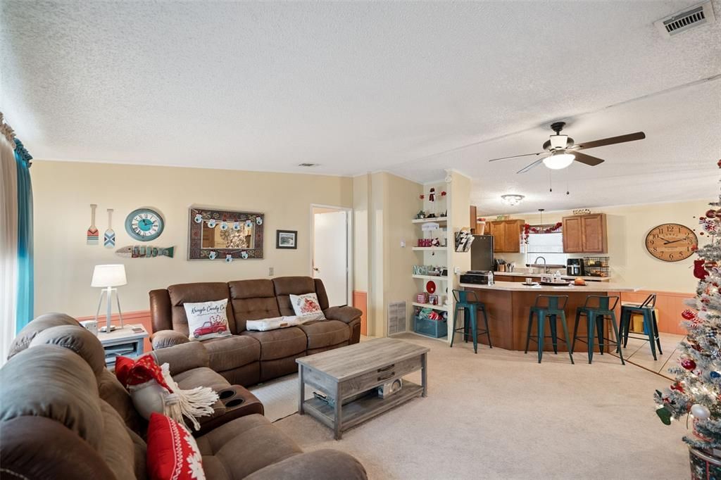 For Sale: $208,900 (3 beds, 2 baths, 1568 Square Feet)