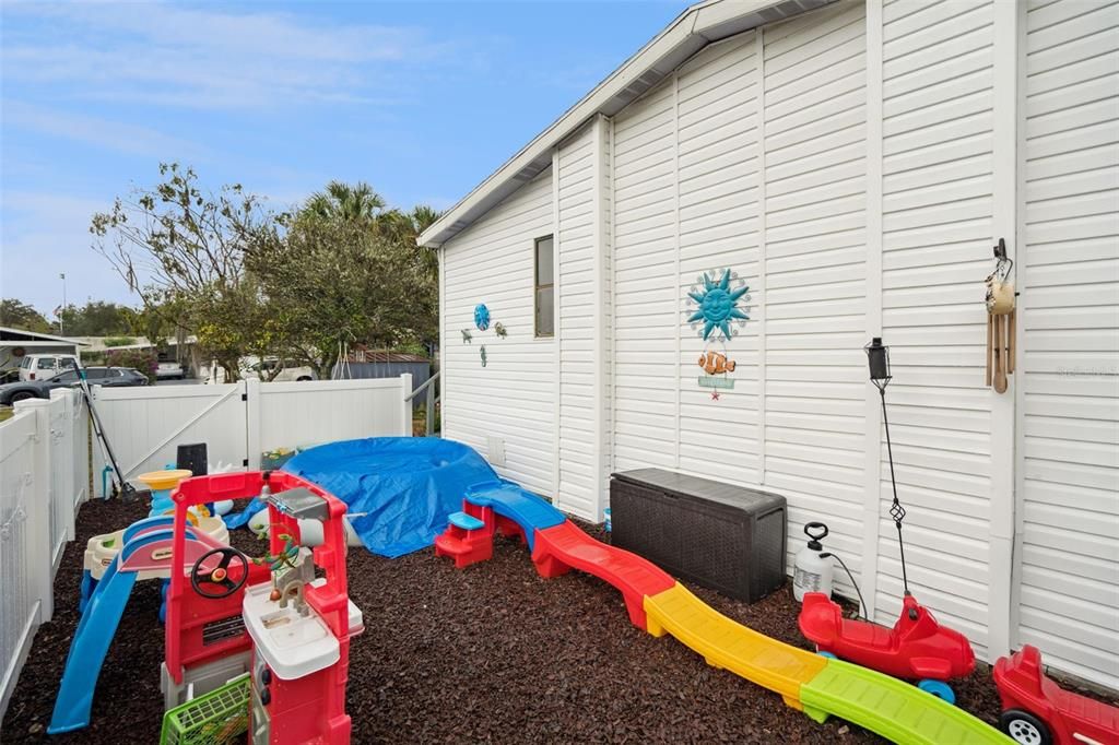 For Sale: $208,900 (3 beds, 2 baths, 1568 Square Feet)