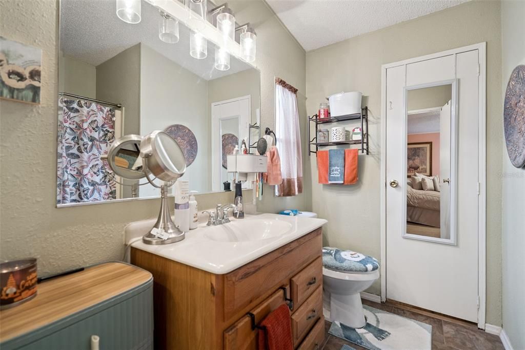 For Sale: $208,900 (3 beds, 2 baths, 1568 Square Feet)