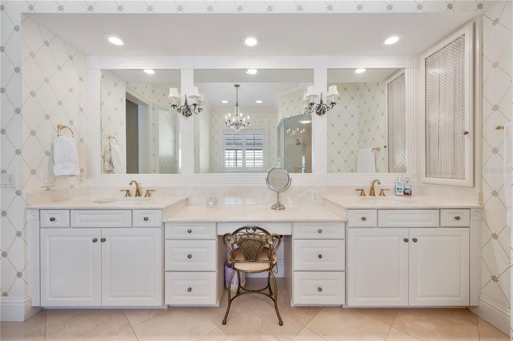 For Sale: $1,095,000 (3 beds, 2 baths, 2912 Square Feet)