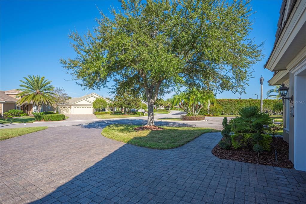 For Sale: $1,095,000 (3 beds, 2 baths, 2912 Square Feet)