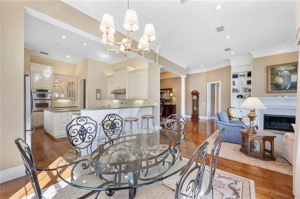 For Sale: $1,095,000 (3 beds, 2 baths, 2912 Square Feet)