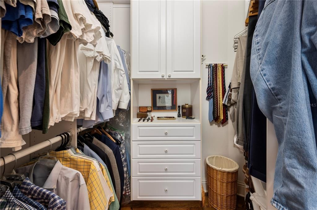 For Sale: $1,095,000 (3 beds, 2 baths, 2912 Square Feet)