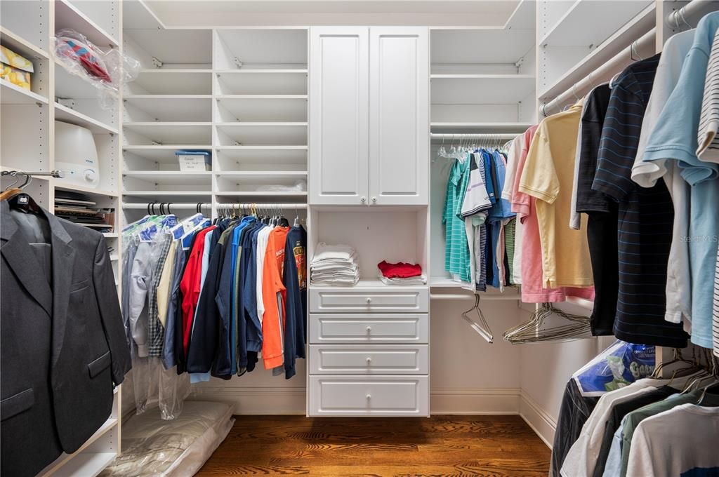 For Sale: $1,095,000 (3 beds, 2 baths, 2912 Square Feet)