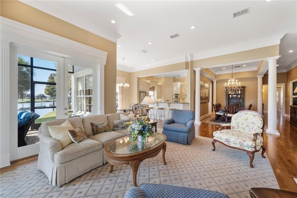 For Sale: $1,095,000 (3 beds, 2 baths, 2912 Square Feet)