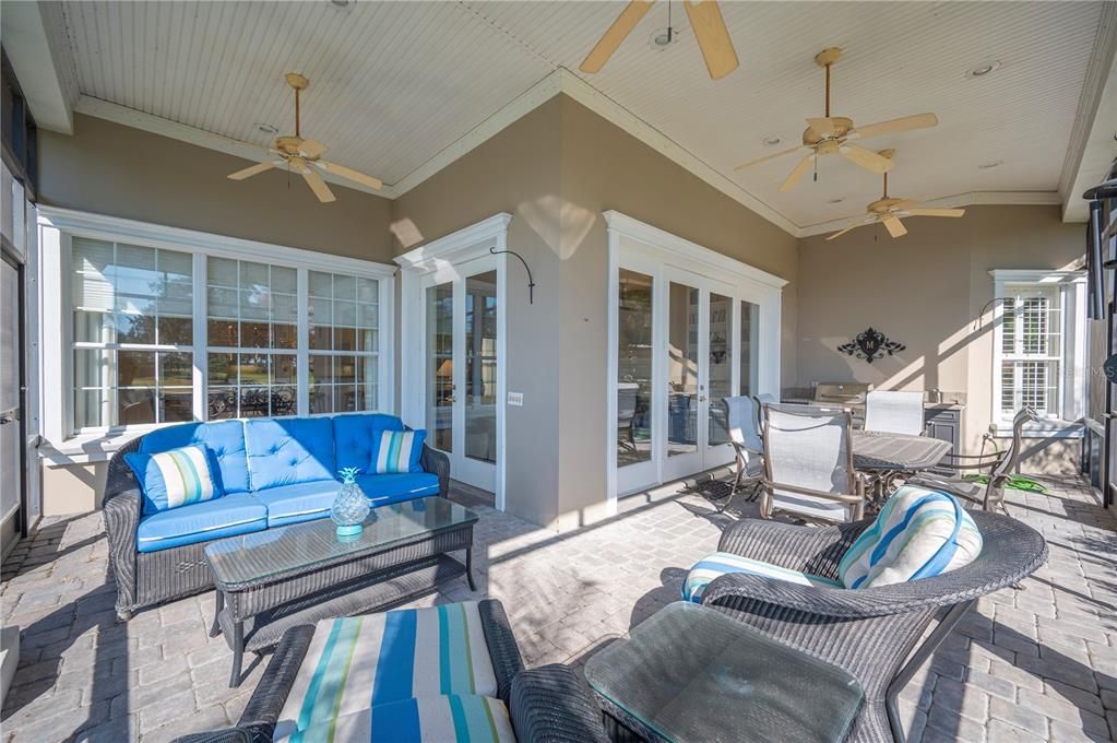 For Sale: $1,095,000 (3 beds, 2 baths, 2912 Square Feet)