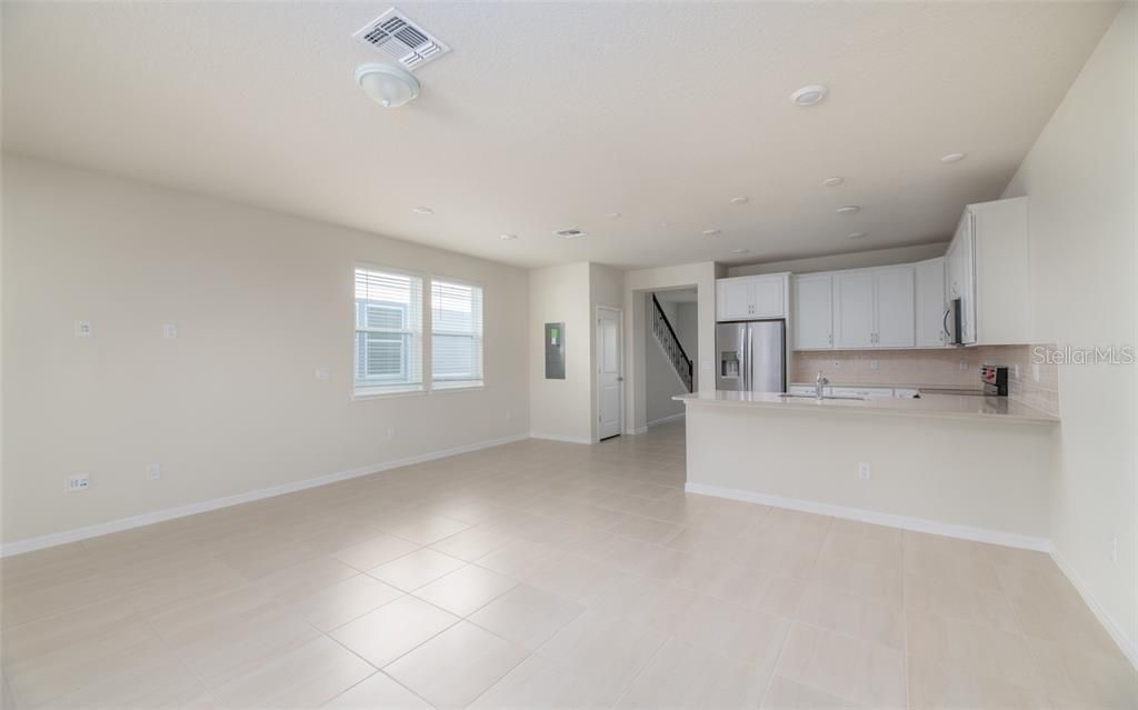 В аренду: $2,850 (4 спален, 3 ванн, 1675 Квадратных фут)