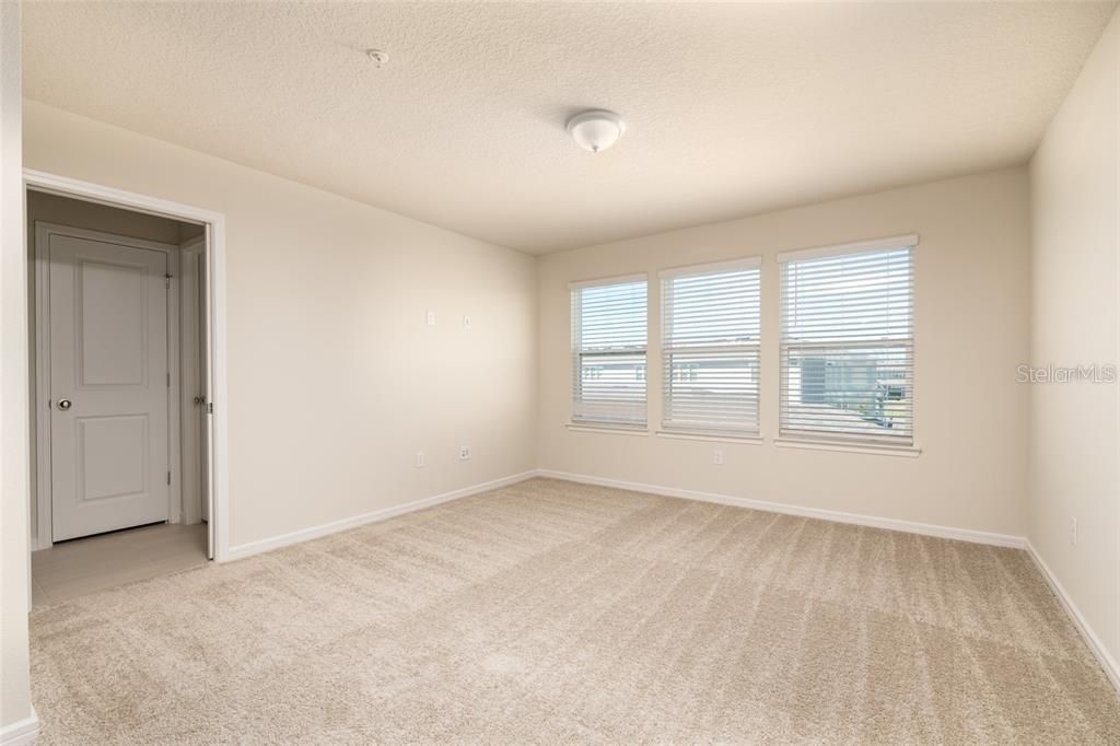 В аренду: $2,850 (4 спален, 3 ванн, 1675 Квадратных фут)