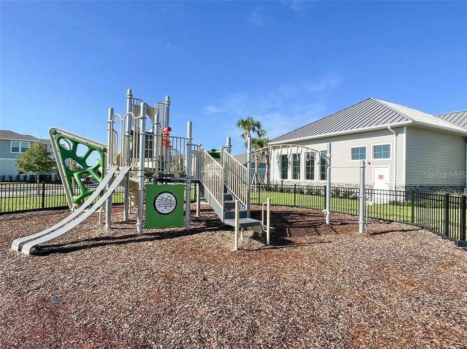 В аренду: $2,850 (4 спален, 3 ванн, 1675 Квадратных фут)