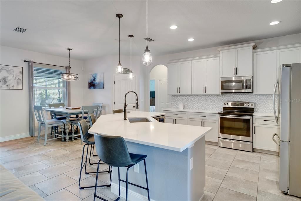 For Sale: $825,000 (4 beds, 2 baths, 2499 Square Feet)