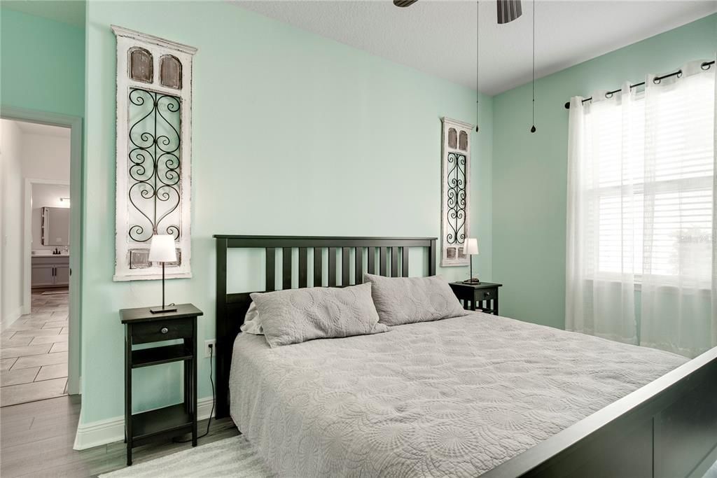 For Sale: $825,000 (4 beds, 2 baths, 2499 Square Feet)