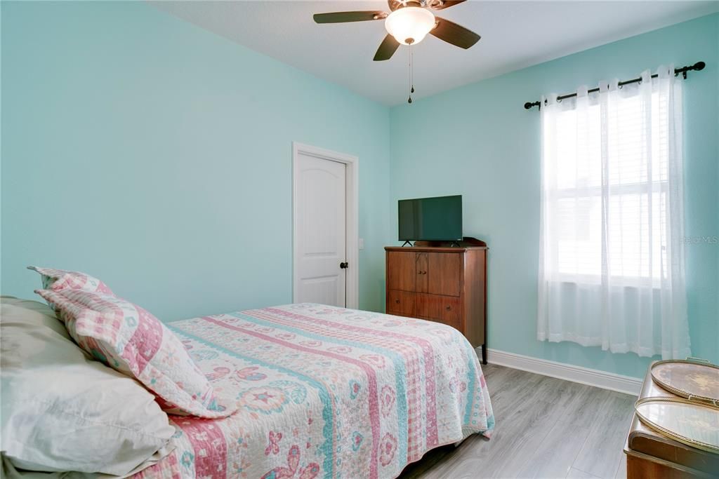 For Sale: $825,000 (4 beds, 2 baths, 2499 Square Feet)