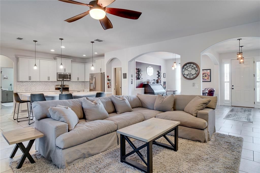 For Sale: $825,000 (4 beds, 2 baths, 2499 Square Feet)