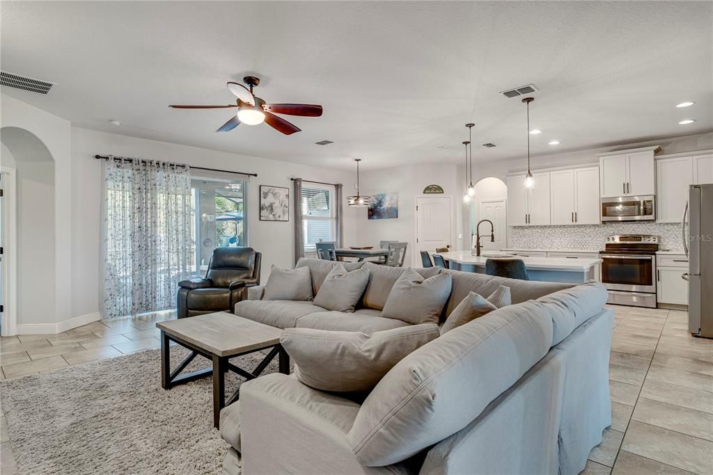 For Sale: $825,000 (4 beds, 2 baths, 2499 Square Feet)