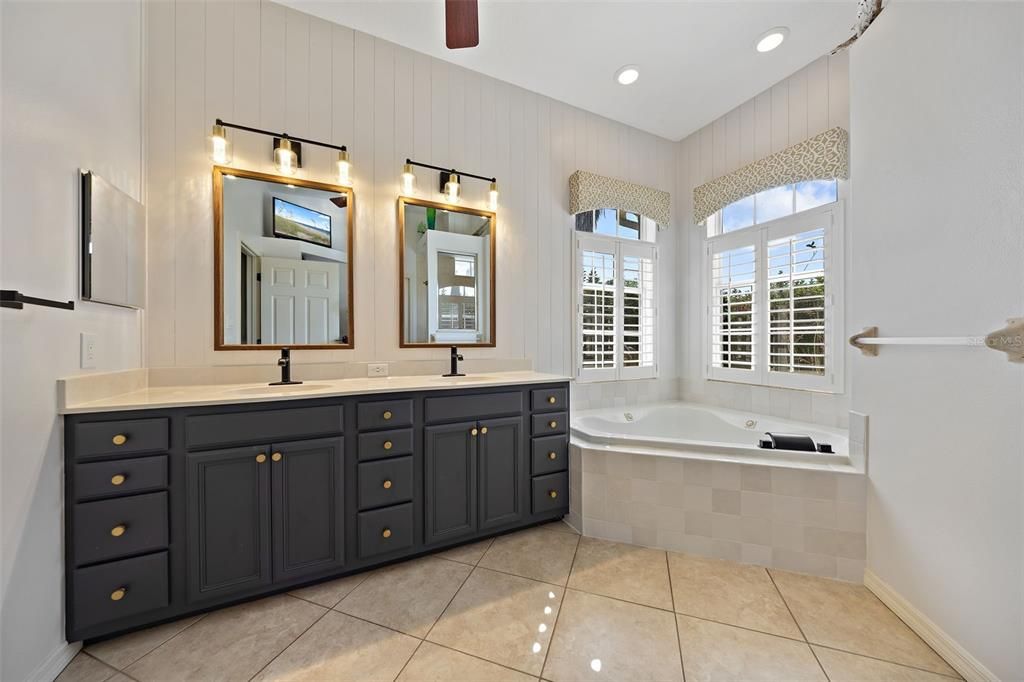 For Sale: $779,000 (3 beds, 2 baths, 2395 Square Feet)