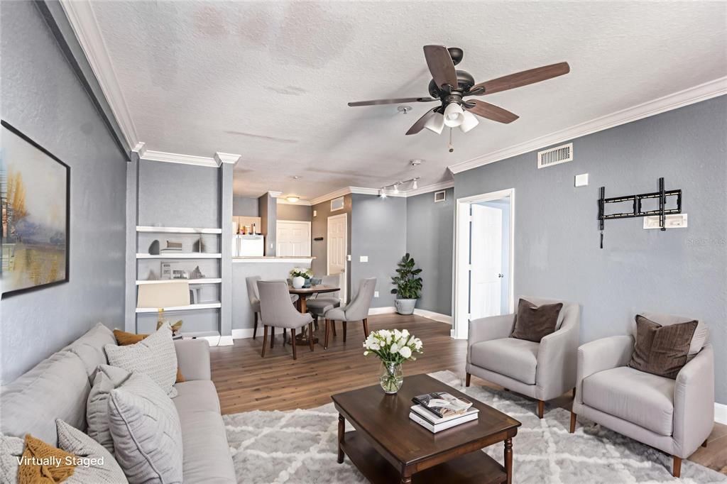 For Sale: $170,000 (1 beds, 1 baths, 739 Square Feet)