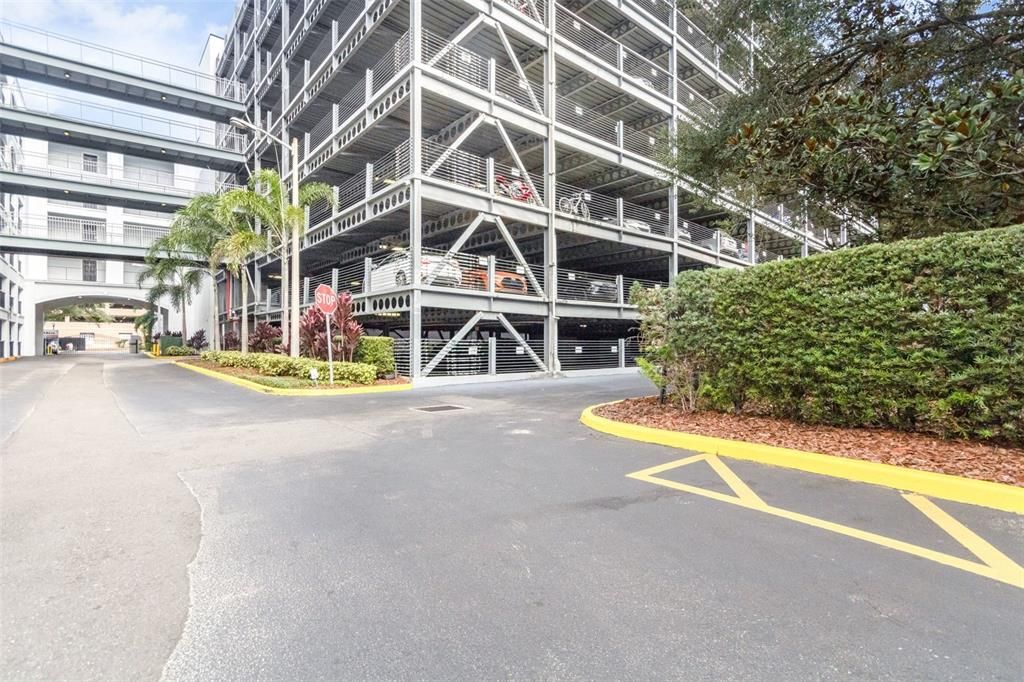 For Sale: $170,000 (1 beds, 1 baths, 739 Square Feet)