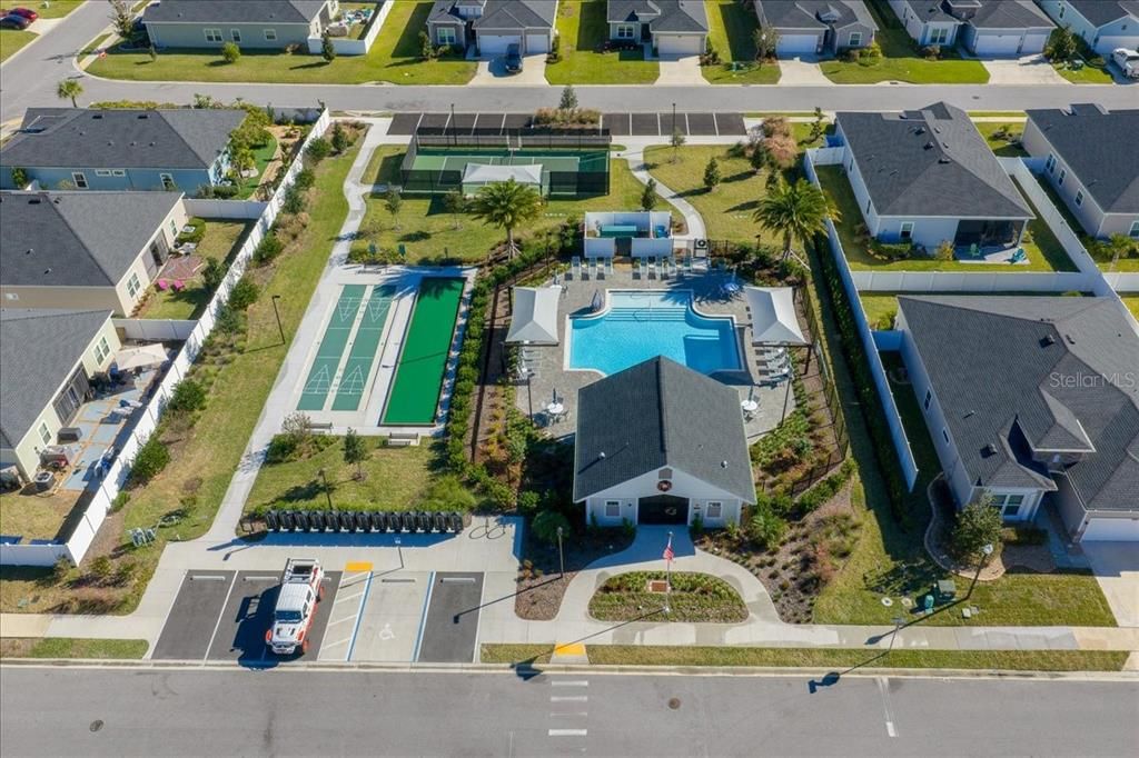 待售: $350,000 (4 贝兹, 3 浴室, 2292 平方英尺)