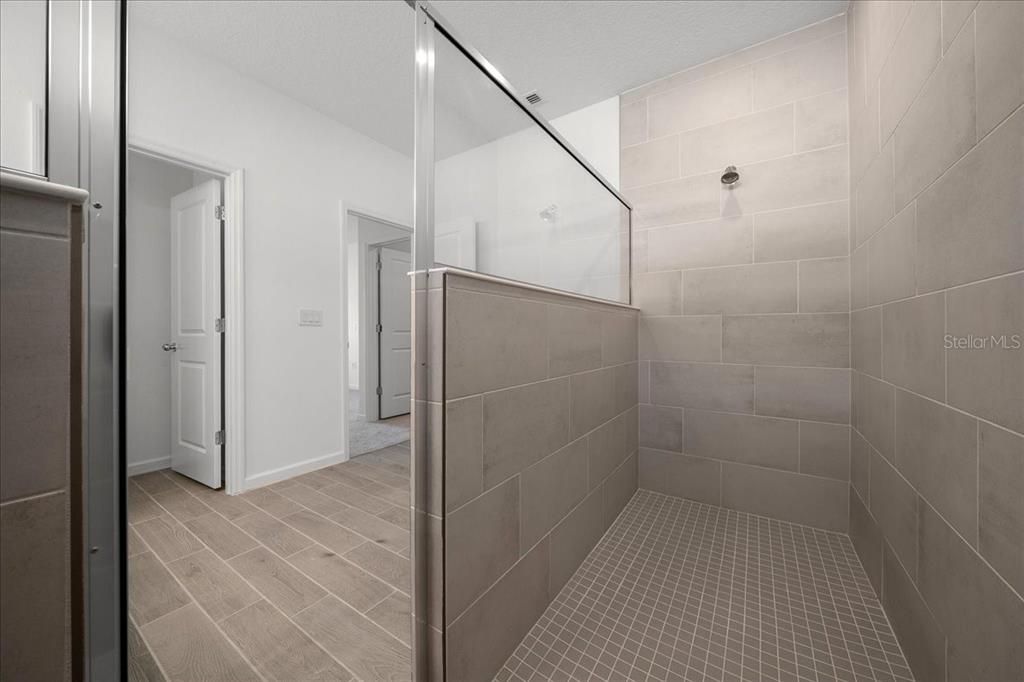 待售: $350,000 (4 贝兹, 3 浴室, 2292 平方英尺)