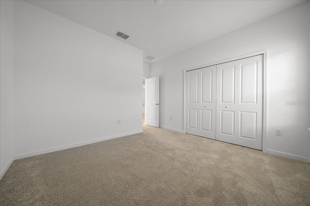 待售: $350,000 (4 贝兹, 3 浴室, 2292 平方英尺)