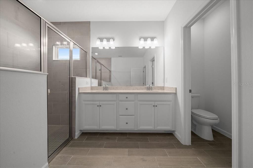 待售: $350,000 (4 贝兹, 3 浴室, 2292 平方英尺)