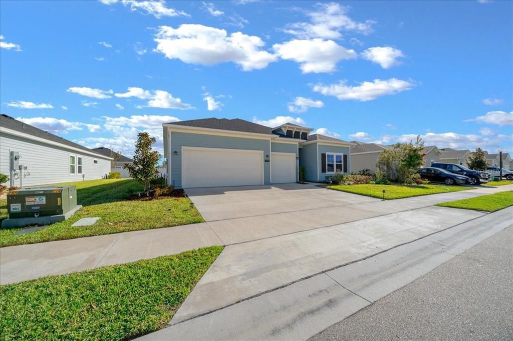 待售: $350,000 (4 贝兹, 3 浴室, 2292 平方英尺)