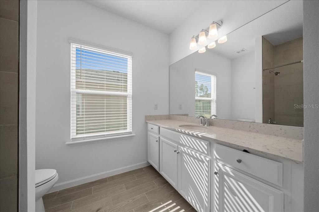 待售: $350,000 (4 贝兹, 3 浴室, 2292 平方英尺)