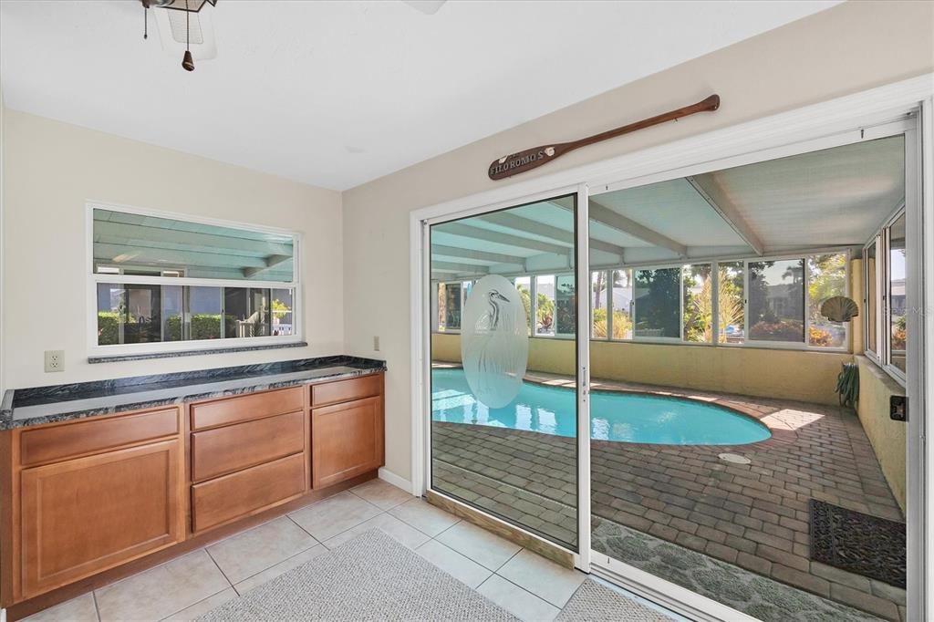 For Sale: $665,000 (2 beds, 2 baths, 1484 Square Feet)