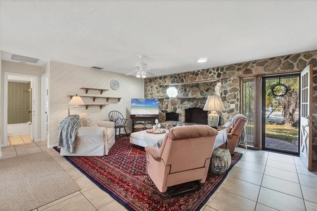 For Sale: $665,000 (2 beds, 2 baths, 1484 Square Feet)