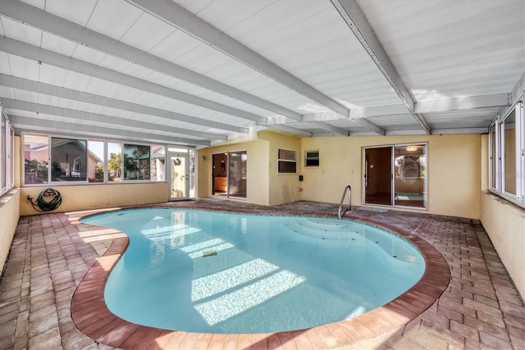 For Sale: $665,000 (2 beds, 2 baths, 1484 Square Feet)