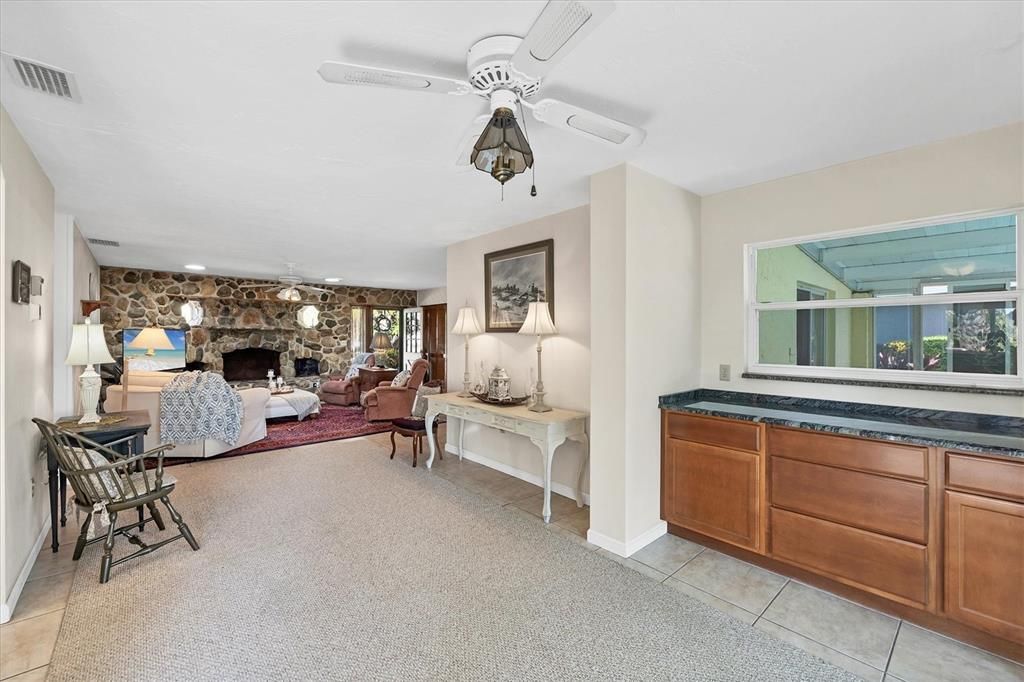 For Sale: $665,000 (2 beds, 2 baths, 1484 Square Feet)