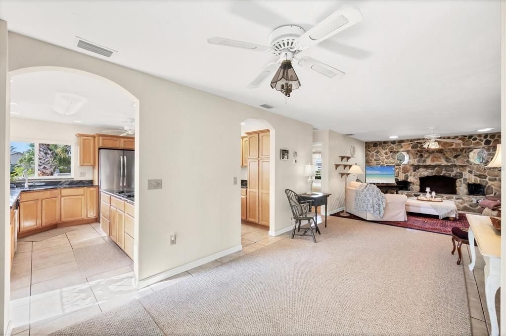 For Sale: $665,000 (2 beds, 2 baths, 1484 Square Feet)