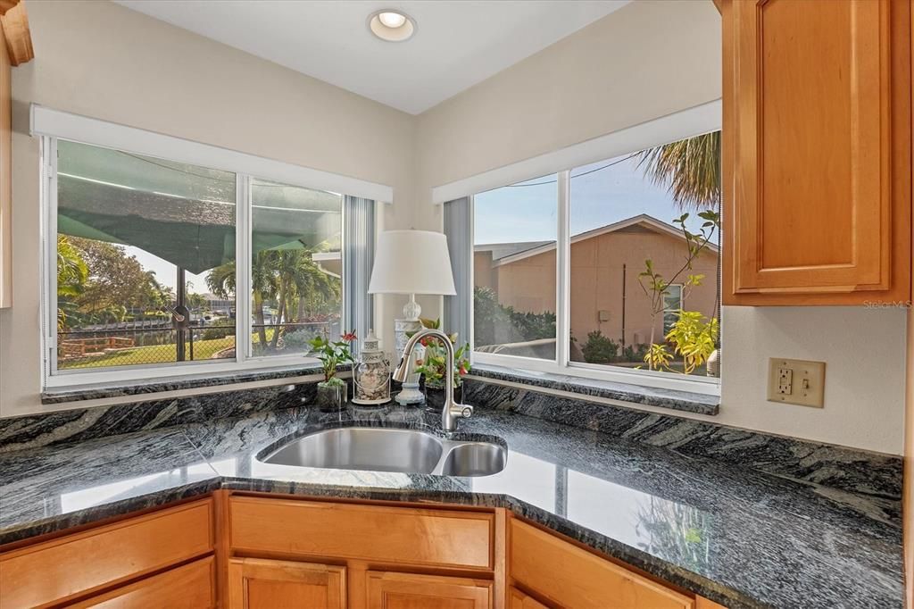 For Sale: $665,000 (2 beds, 2 baths, 1484 Square Feet)