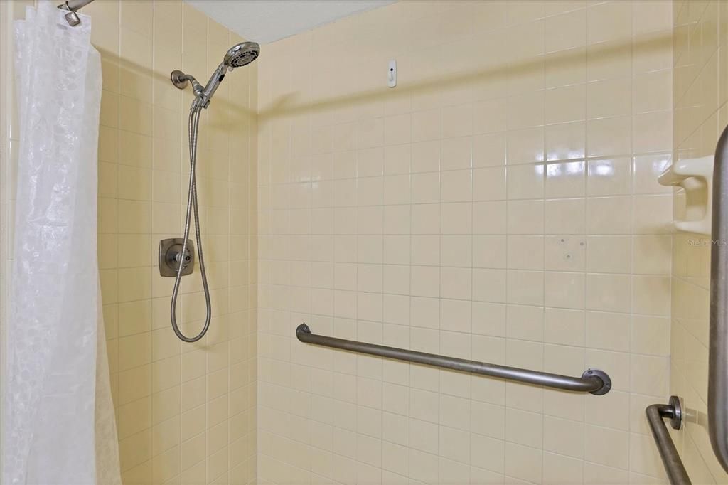 For Sale: $665,000 (2 beds, 2 baths, 1484 Square Feet)