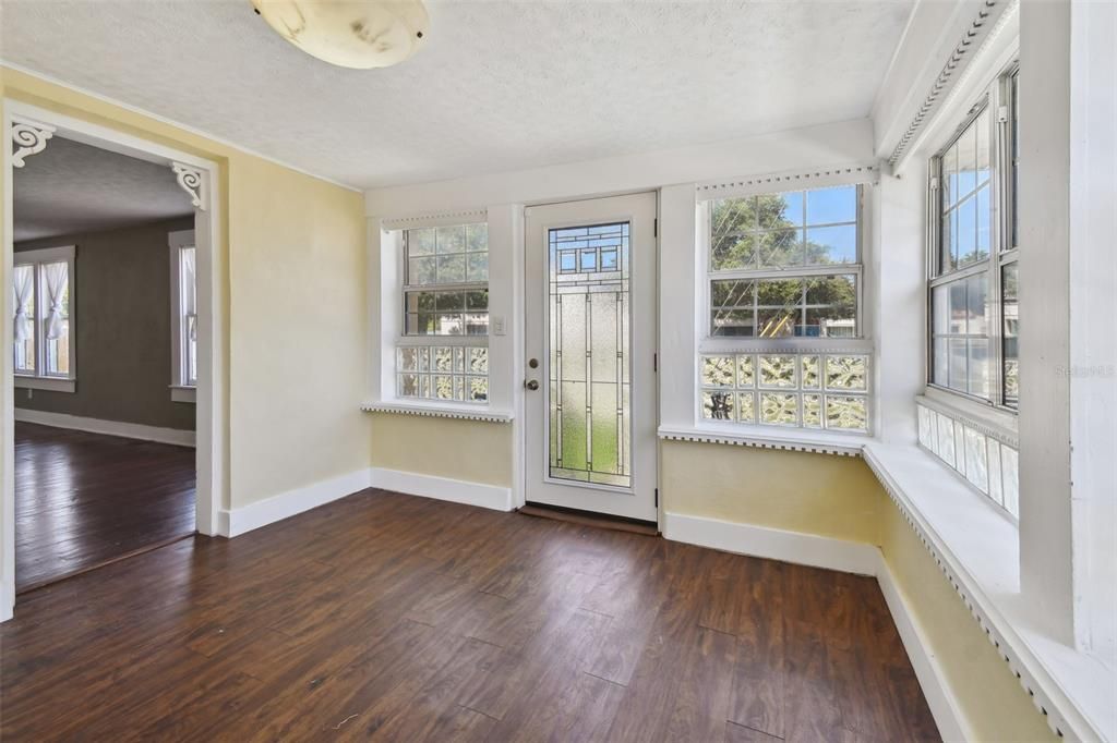 В аренду: $3,200 (3 спален, 2 ванн, 2503 Квадратных фут)