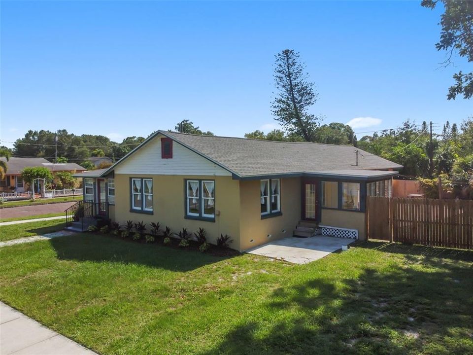 В аренду: $3,200 (3 спален, 2 ванн, 2503 Квадратных фут)