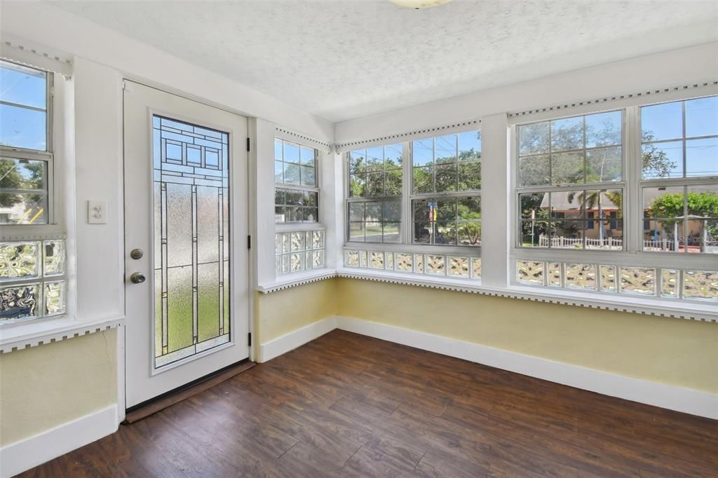 В аренду: $3,200 (3 спален, 2 ванн, 2503 Квадратных фут)