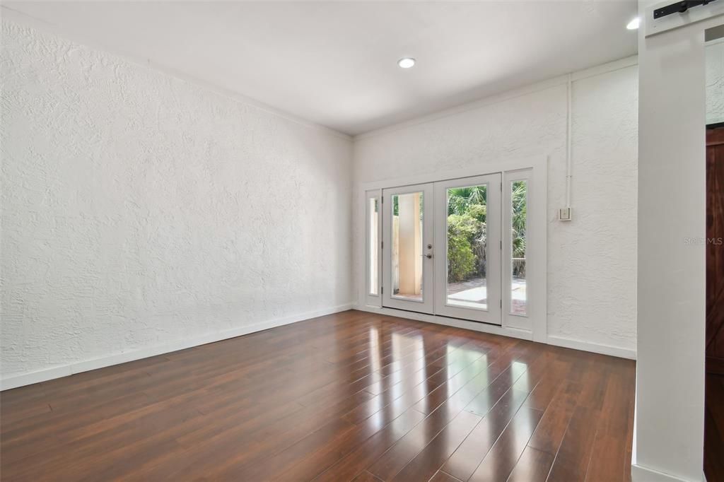 В аренду: $3,200 (3 спален, 2 ванн, 2503 Квадратных фут)