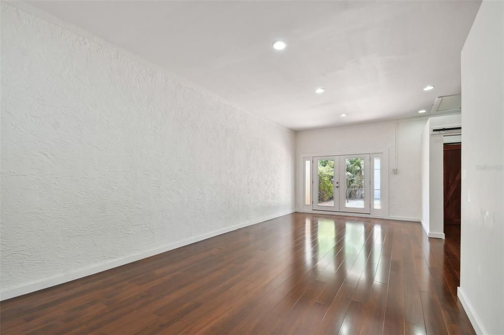 В аренду: $3,200 (3 спален, 2 ванн, 2503 Квадратных фут)