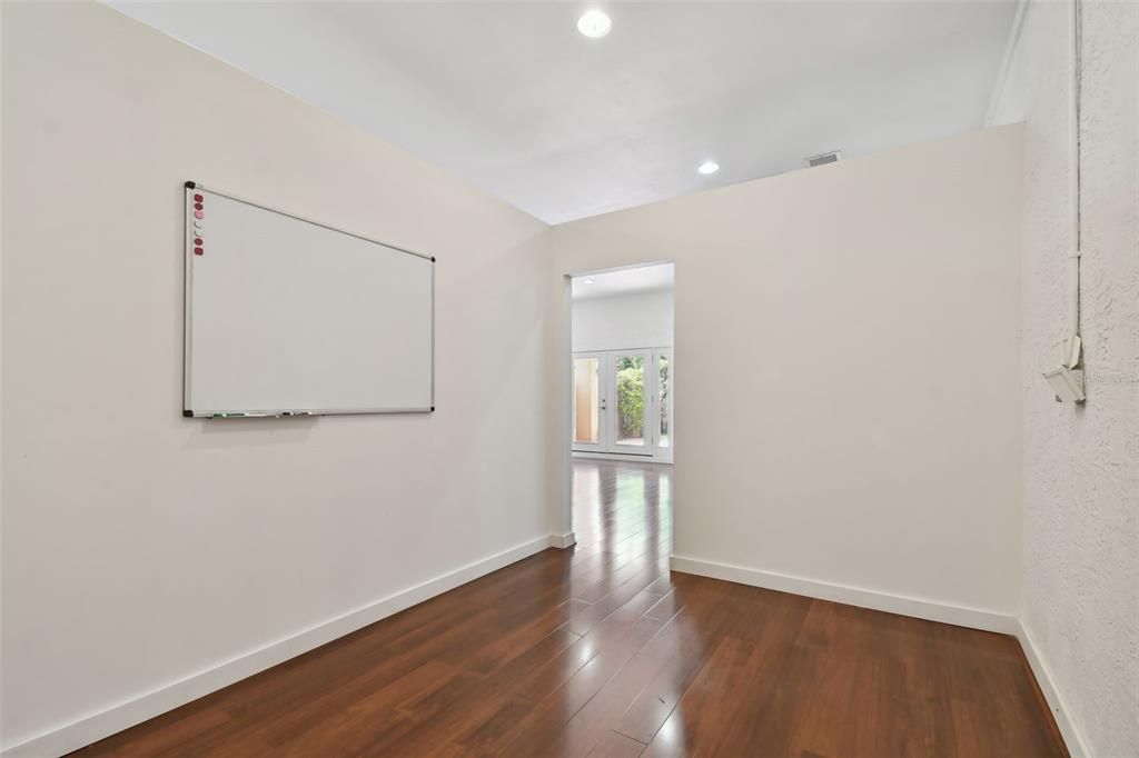 В аренду: $3,200 (3 спален, 2 ванн, 2503 Квадратных фут)