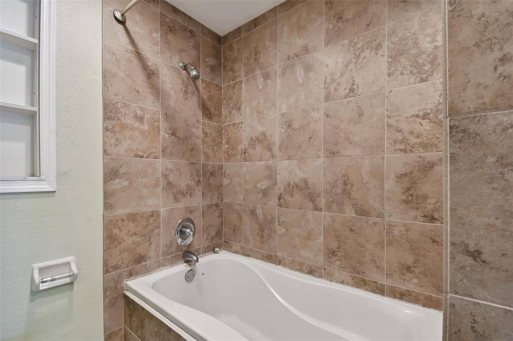 В аренду: $3,200 (3 спален, 2 ванн, 2503 Квадратных фут)